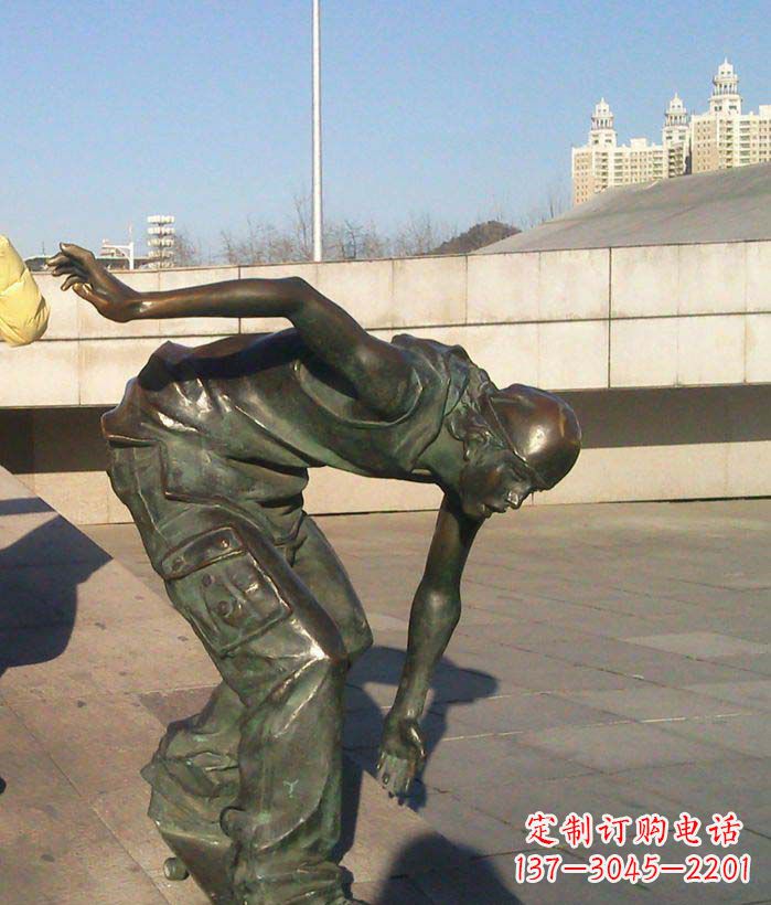 张掖中领雕塑:青年景观铜雕