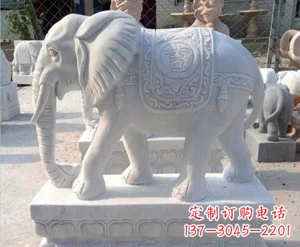 张掖高贵厚重的大象雕塑