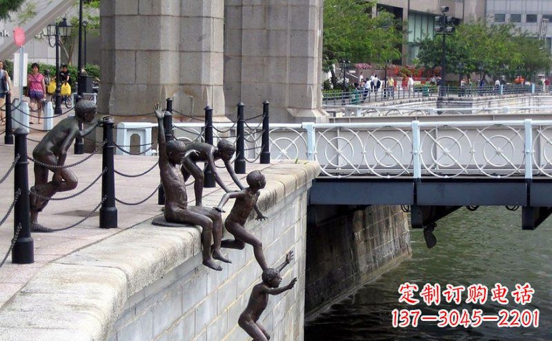 张掖街边跳水的小孩小品铜雕