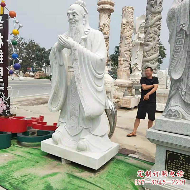 张掖孔子石雕像校园