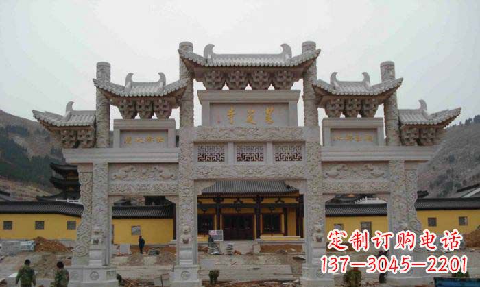 张掖寺庙景观三门五楼石牌坊