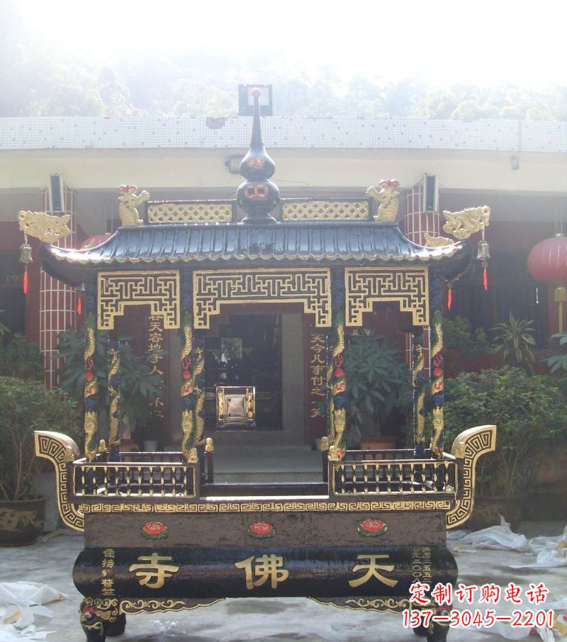 张掖寺庙铸铜四足方形带顶香炉