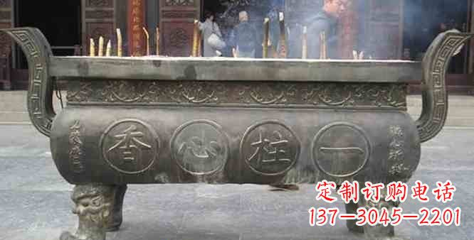张掖寺庙铸铜四足香炉