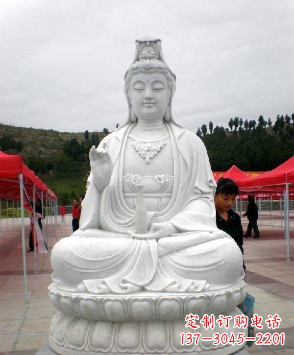 张掖寺庙坐式观音雕像