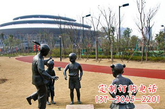 张掖玩游戏儿童公园人物铜雕