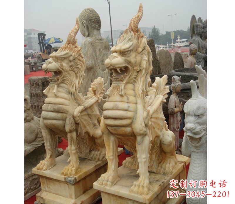 张掖晚霞红独角兽雕塑