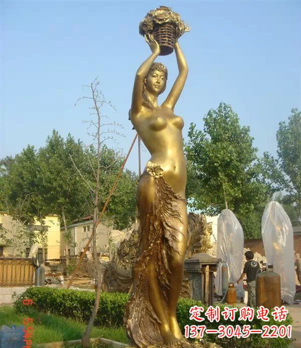 张掖西方美女公园人物铜雕 (2)