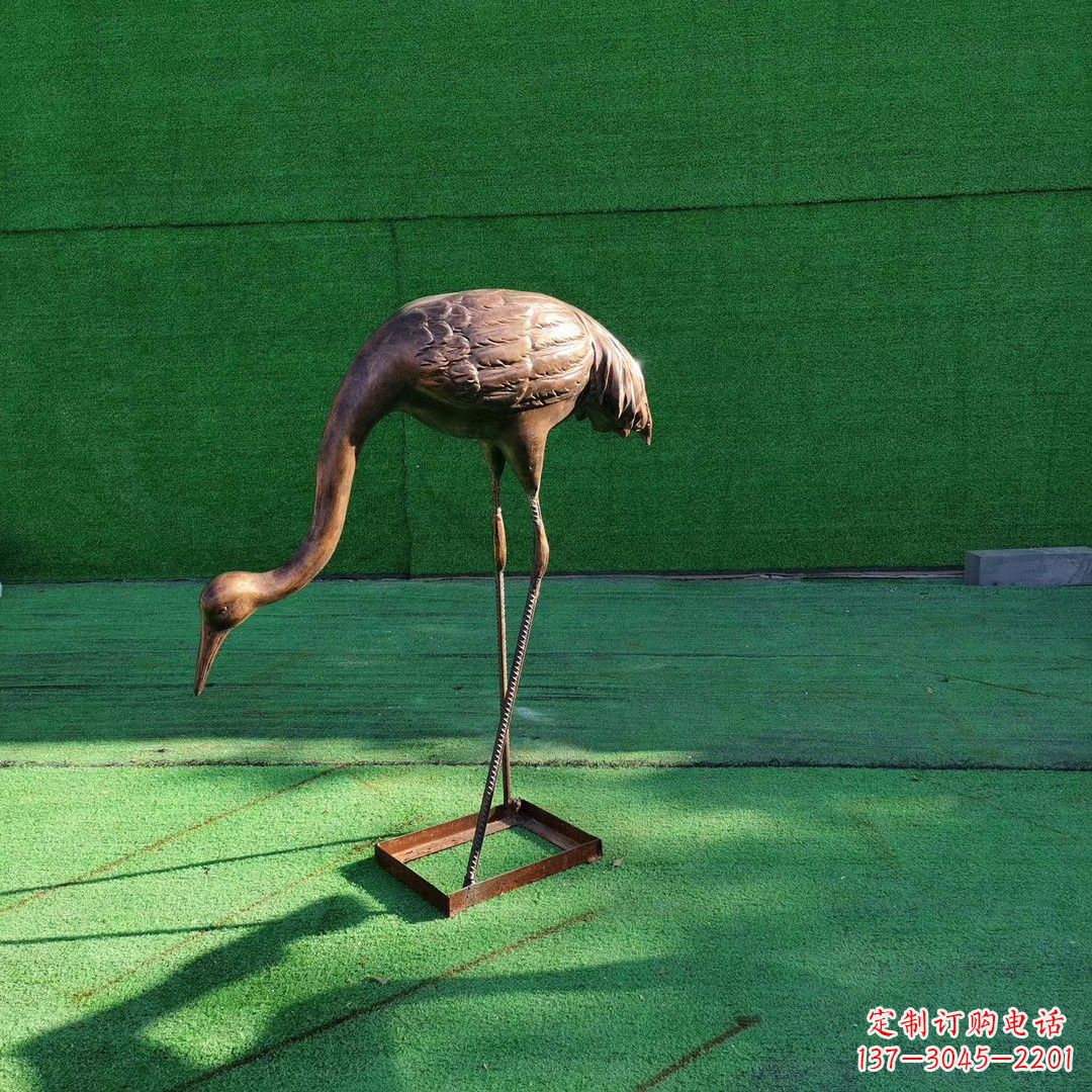 张掖仙鹤拉鼓铜雕塑