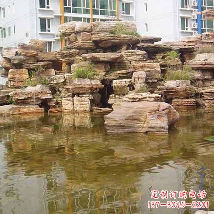 张掖小区庭院假山鱼池