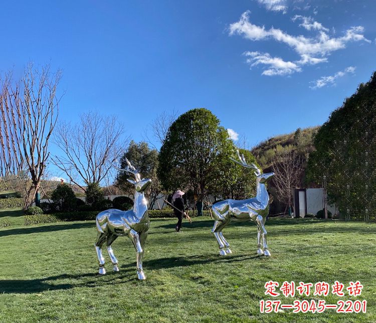 张掖园林镜面不锈钢梅花鹿雕塑
