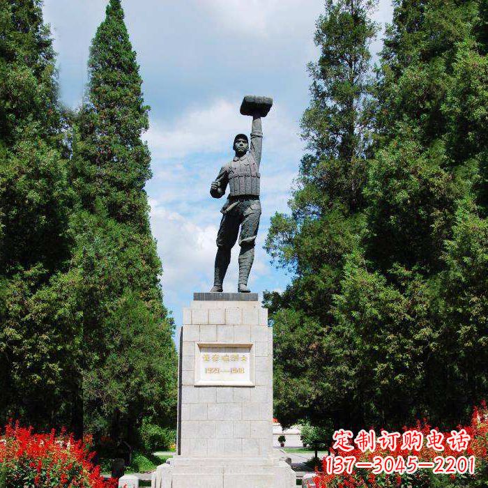 张掖战斗英雄董存瑞雕塑-景区园林英雄人物景观雕塑
