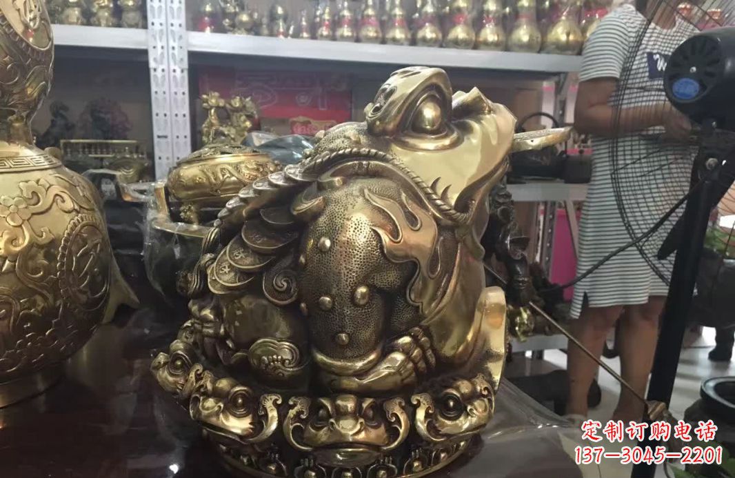 张掖招财金蟾动物铜雕