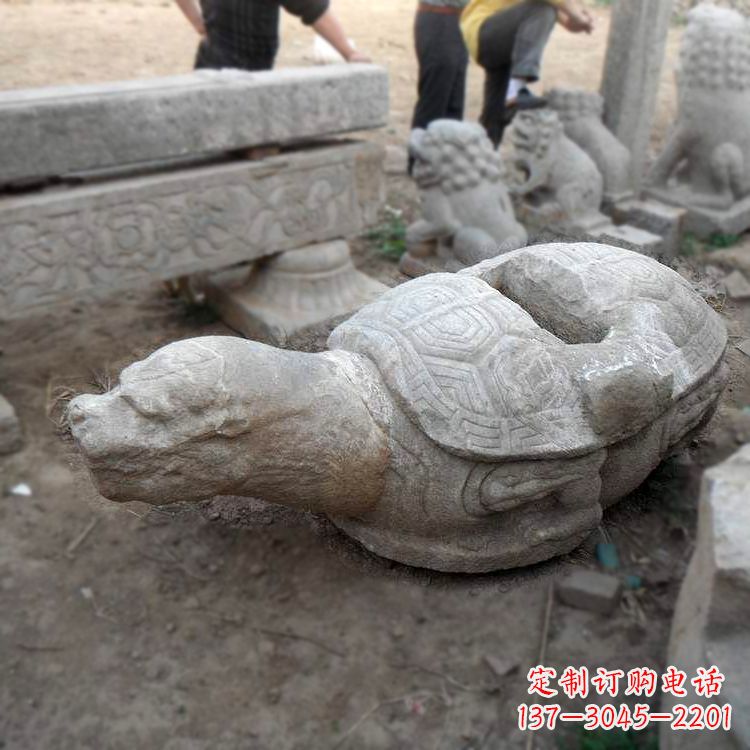 张掖朱雀站在赑屃上的石雕