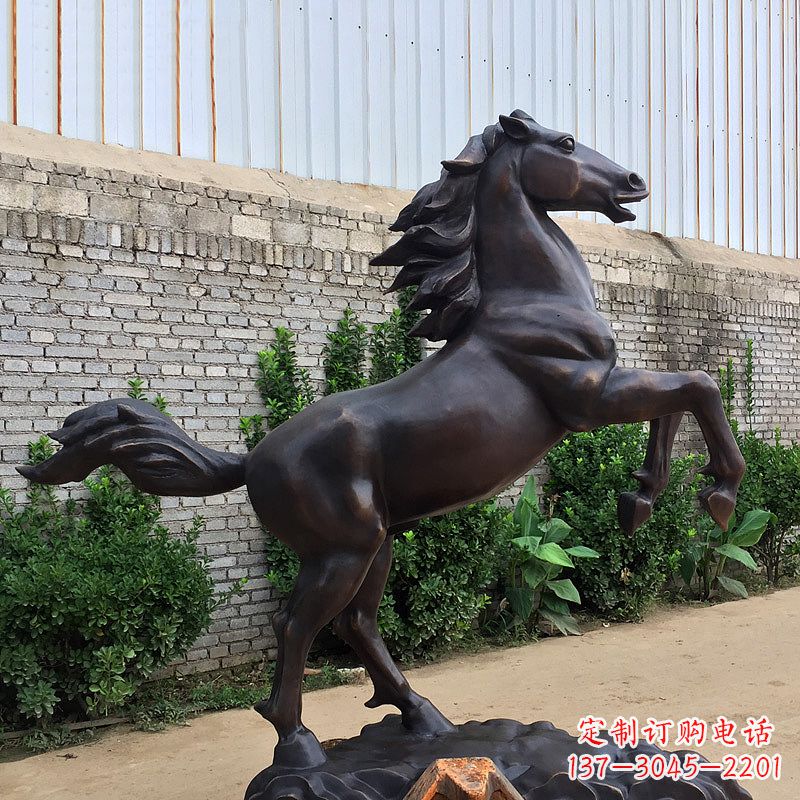 张掖铸铜马儿雕塑