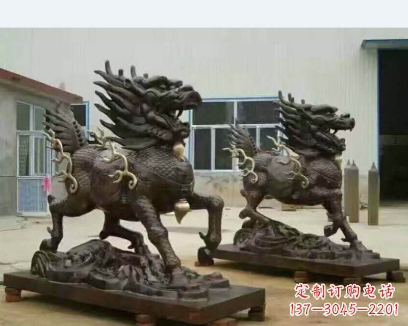 张掖铸铜踏浪麒麟雕塑
